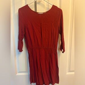 Maroon cinched waist cropped sleeve dress from H&M
